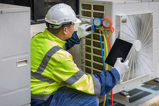 Professional Hvac technician working in Tuxedo, NC